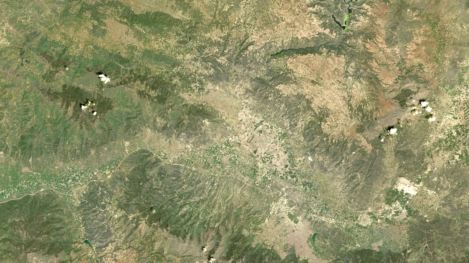 Natural-colour Landsat 8 view of the Büyük Menderes graben around Kızıldere, showing the valley floor, irrigated fields and the ridges on either side